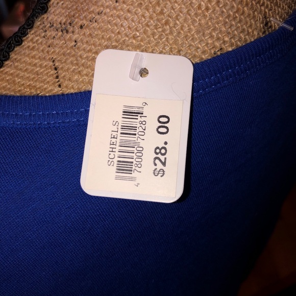 Kansas City Royals shirt and infinity scarf 💙💙 - Picture 5 of 9